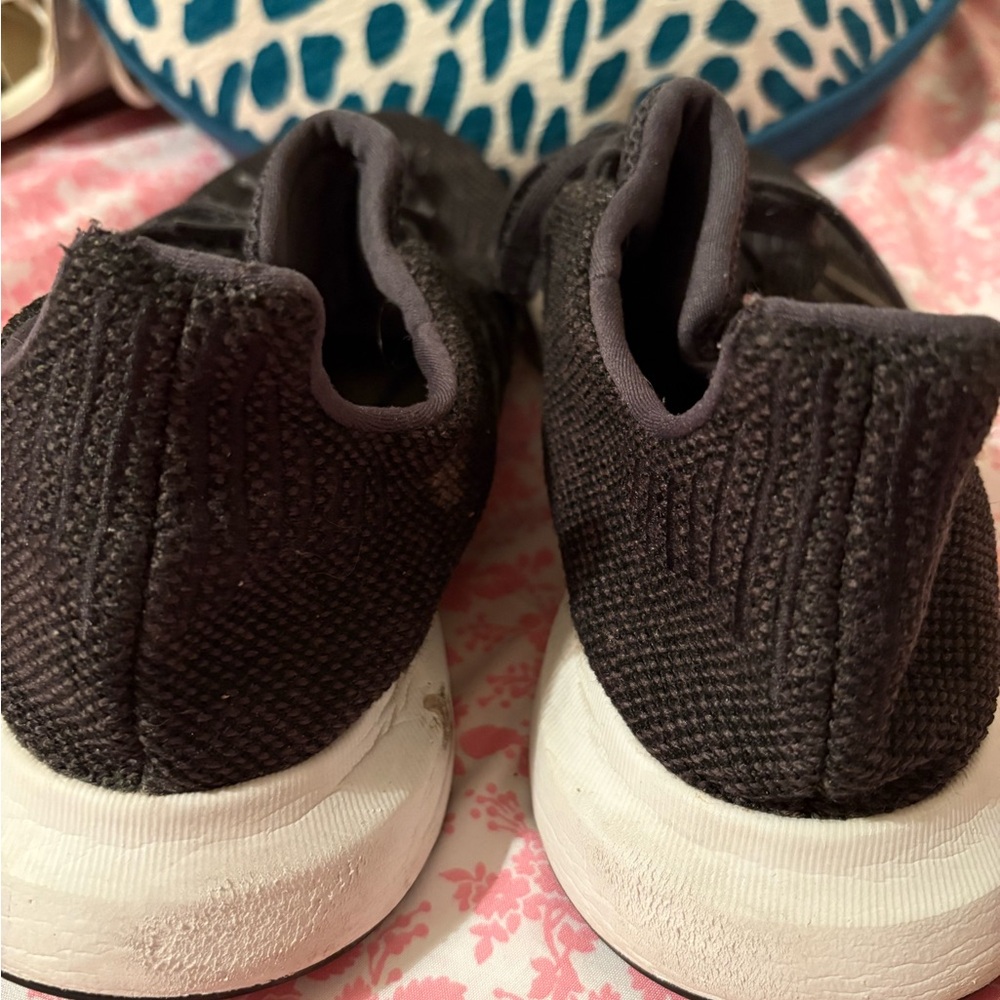 Adidas swift run 1.0 worn great price
men’s 9 women’s 11 Athletic miles left! - Picture 3 of 9